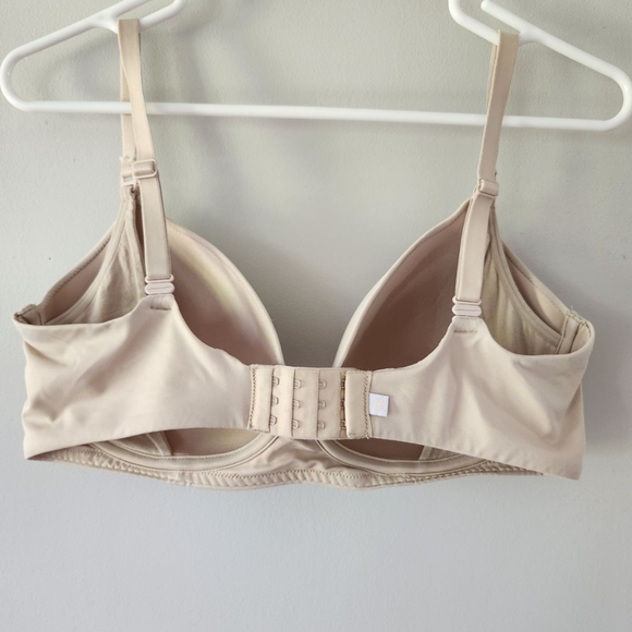 Nursing bras size 36D - Picture 3 of 12